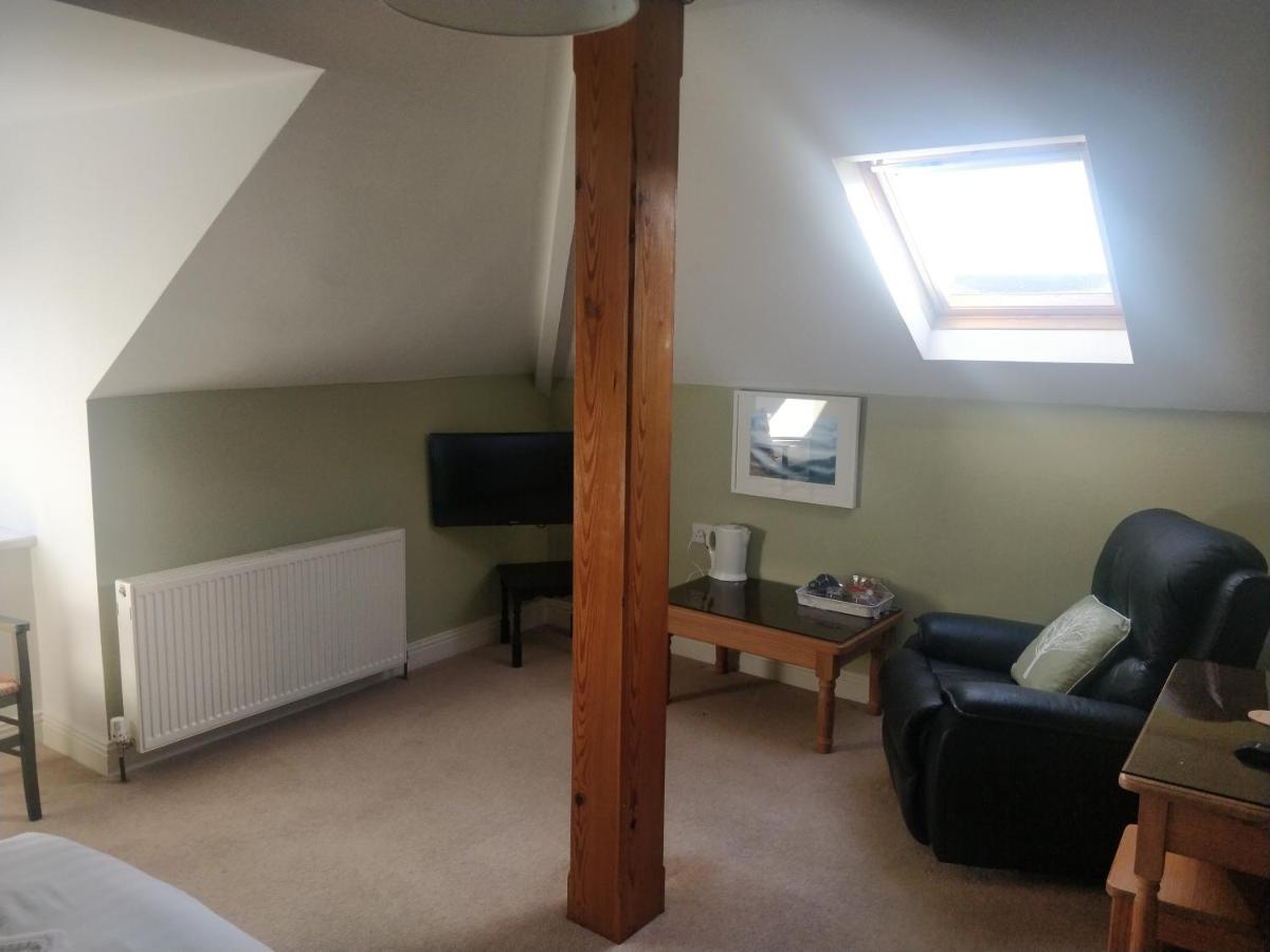 Avonmore House Guest Accommodation Йол Экстерьер фото