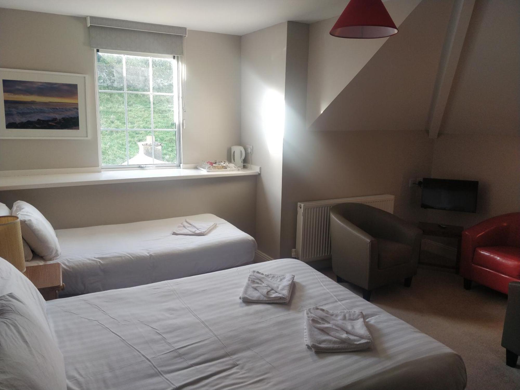 Avonmore House Guest Accommodation Йол Экстерьер фото