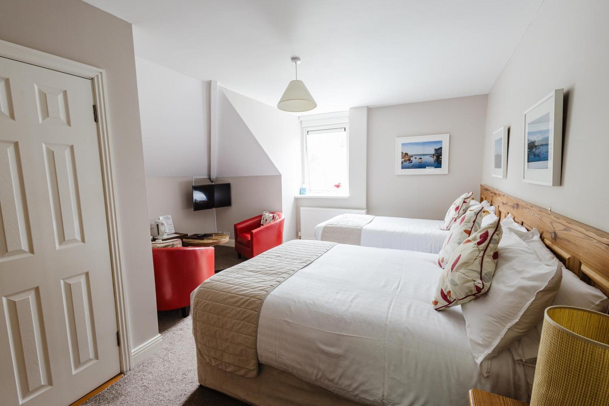 Avonmore House Guest Accommodation Йол Экстерьер фото
